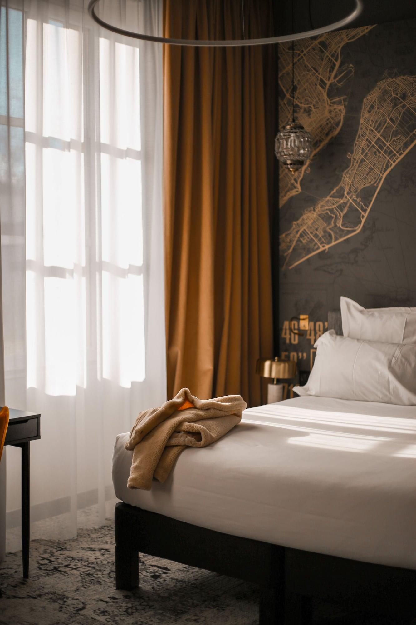 Le Champlain Hotell La Rochelle  Exteriör bild