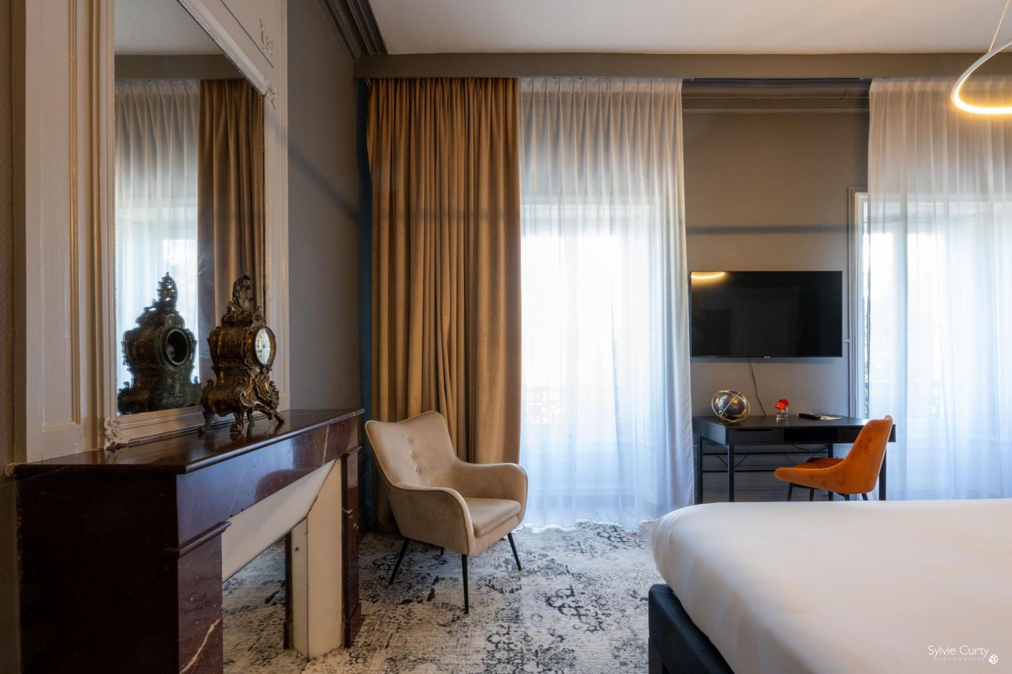 Le Champlain Hotell La Rochelle  Exteriör bild