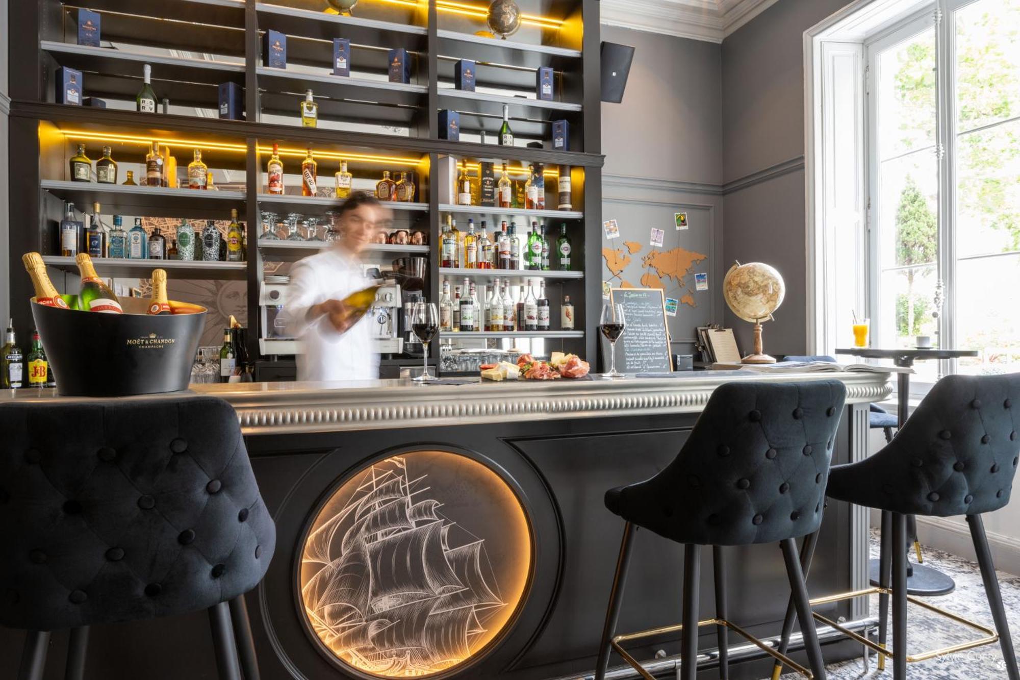 Le Champlain Hotell La Rochelle  Exteriör bild