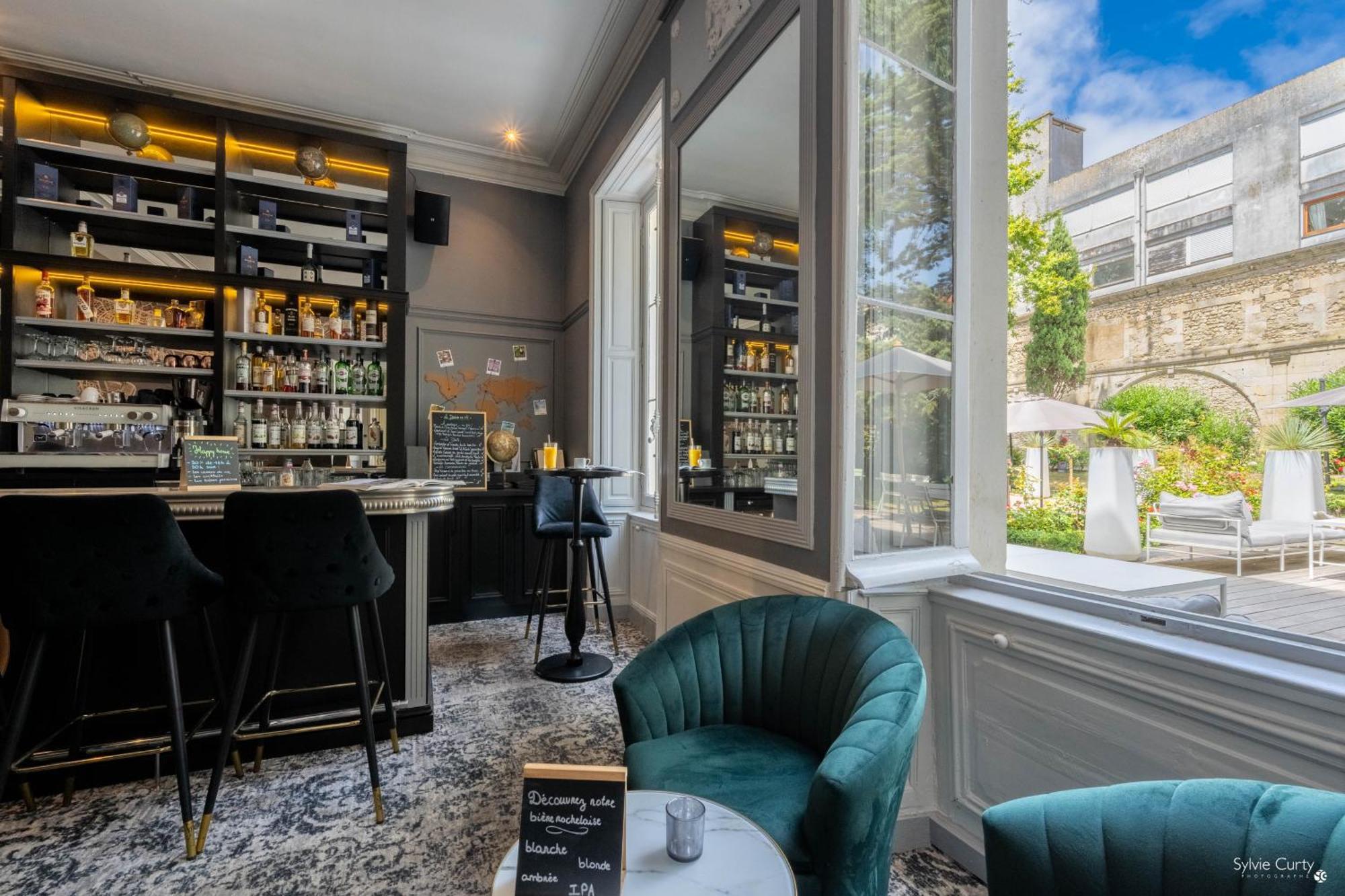 Le Champlain Hotell La Rochelle  Exteriör bild
