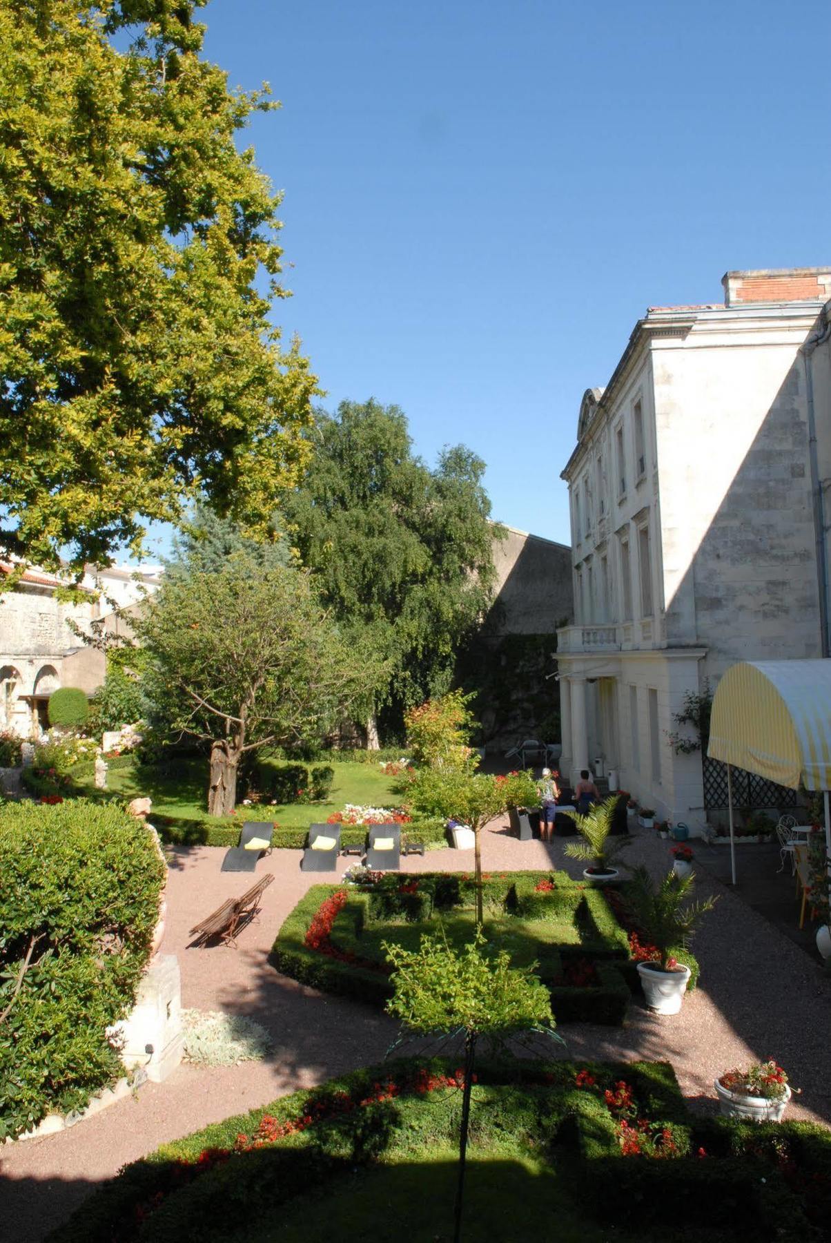 Le Champlain Hotell La Rochelle  Exteriör bild